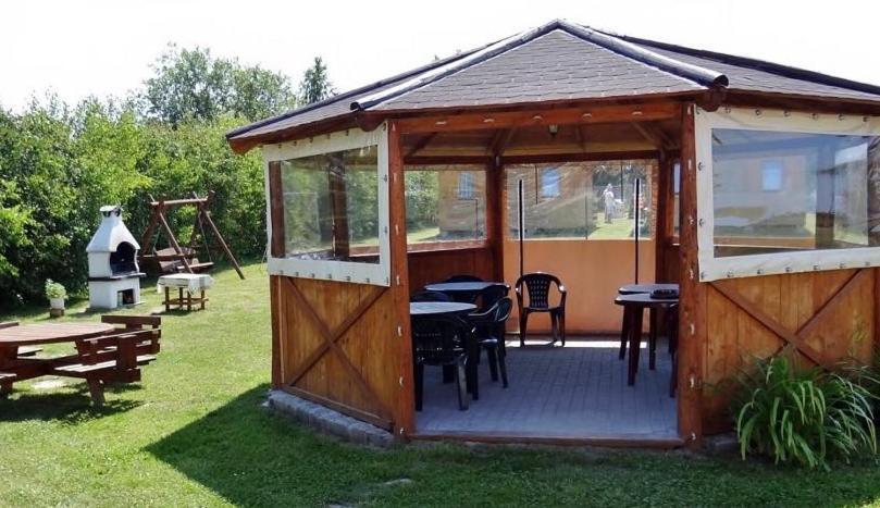 Domki Letniskowe Wiktoria Jezierzany Esterno foto